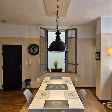 Apartment Large Aircon Balcony Grand Buffets 3 Bedrooms 1 Bath Narbonne