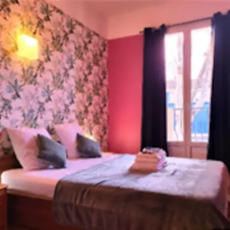 Large Aircon Balcony Grand Buffets 3 Bedrooms 1 Bath Apartment *